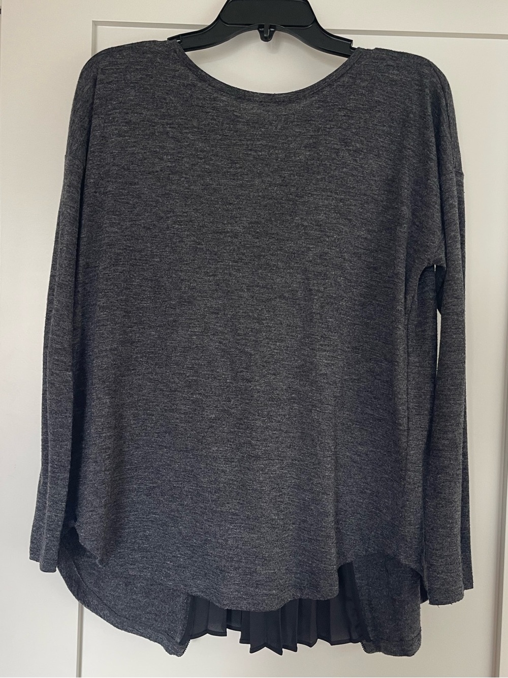 Ann Taylor Charcoal Gray Scoop-Neck Knit Sweater Size M
